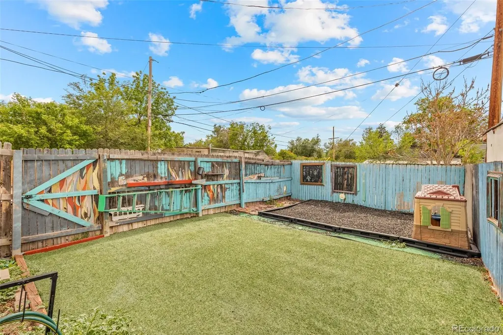 879 S Newton Street Denver CO 80219