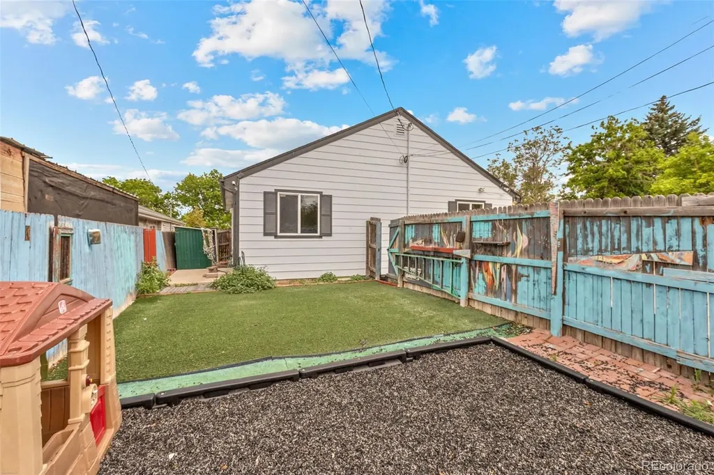 879 S Newton Street Denver CO 80219