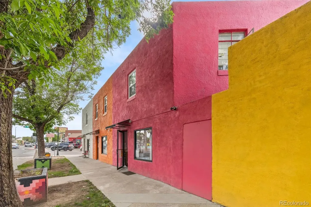 879 S Newton Street Denver CO 80219