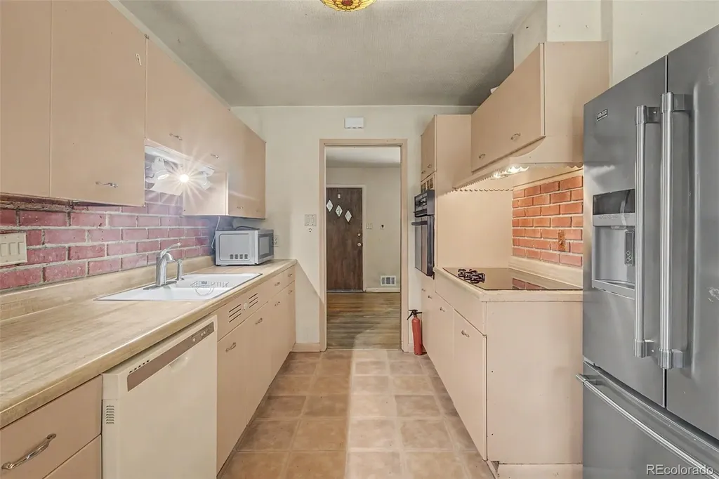 5326 E Atlantic Place Denver CO 80222