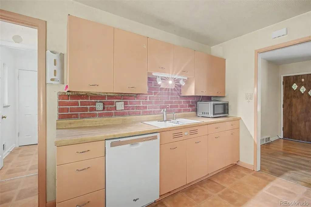 5326 E Atlantic Place Denver CO 80222