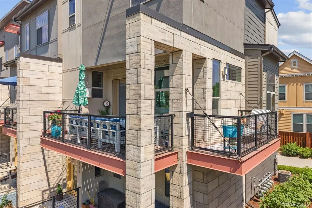 9045 E 49th Place Denver CO 80238