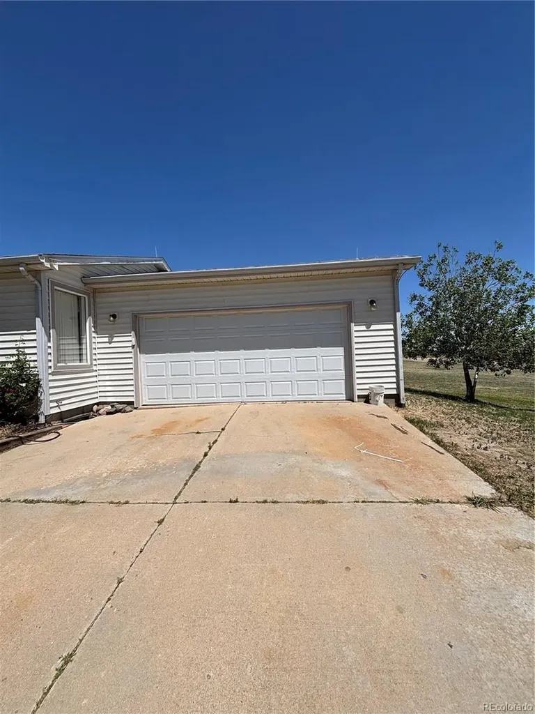 2504 Haskell Place Watkins CO 80137