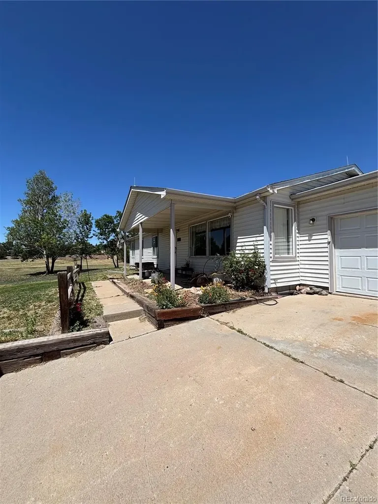 2504 Haskell Place Watkins CO 80137