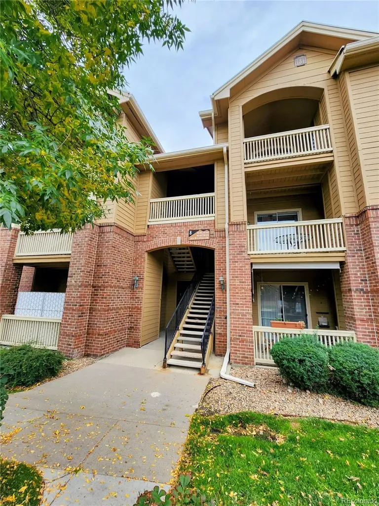 1631 W Canal Circle Littleton CO 80120