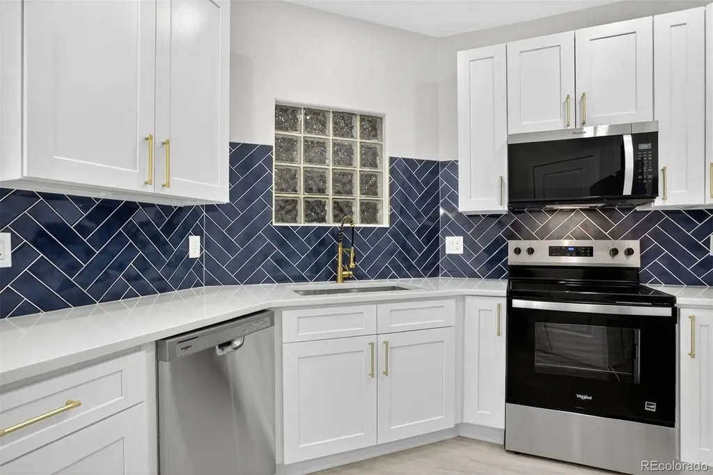 1631 W Canal Circle Littleton CO 80120