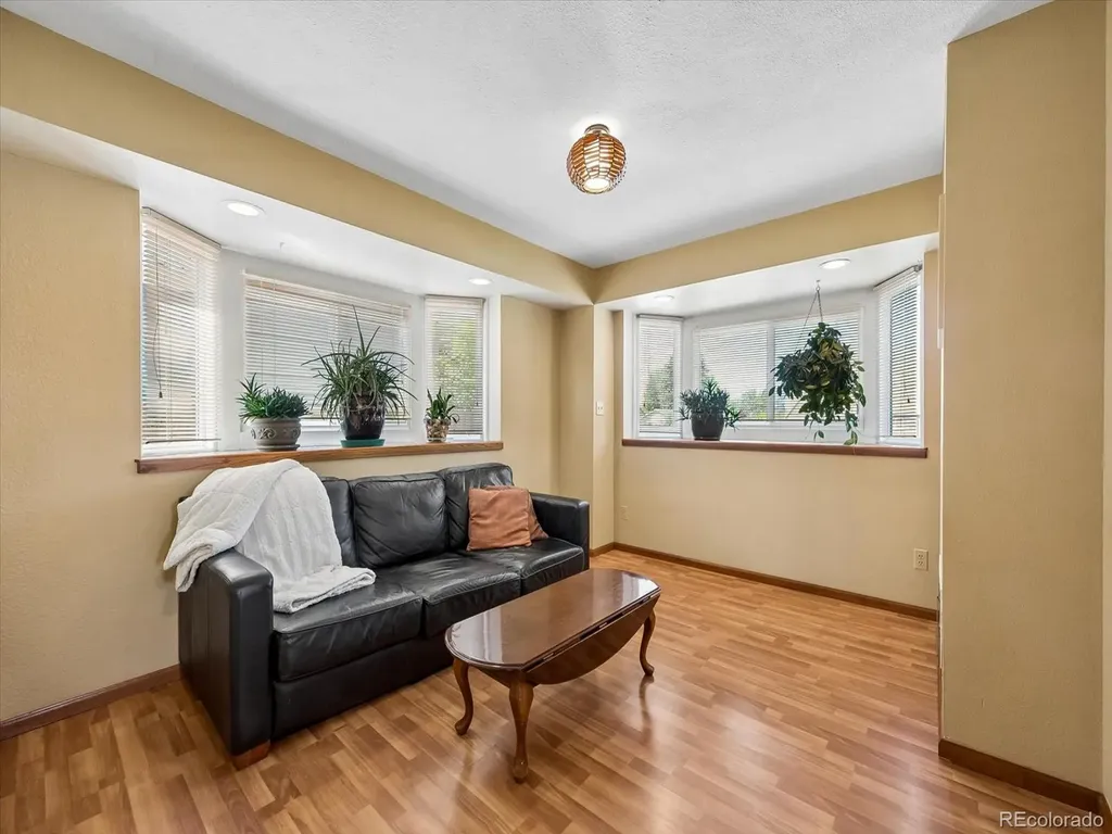 3182 S Logan Street Englewood CO 80113