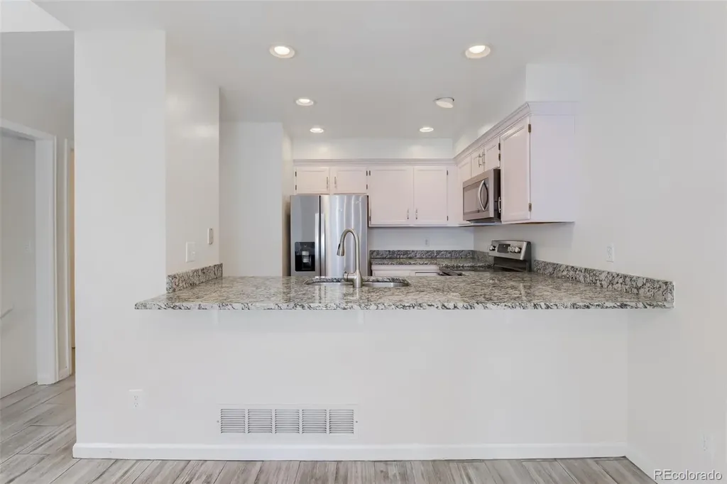 2892 W Long Circle Littleton CO 80120