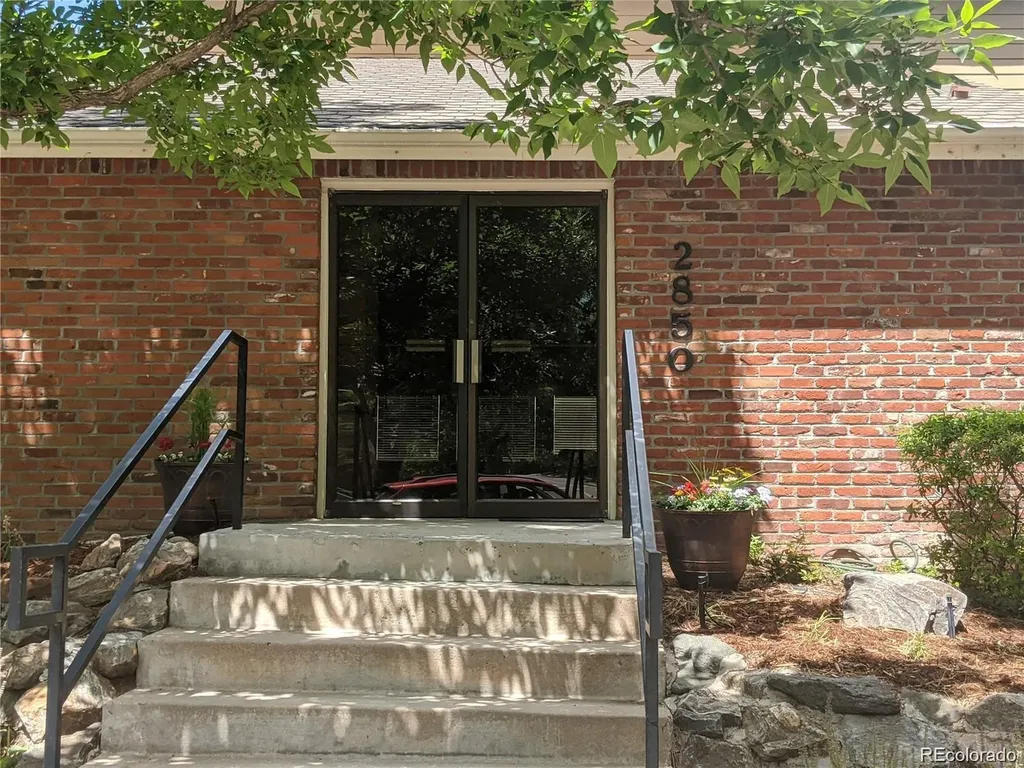 2892 W Long Circle Littleton CO 80120