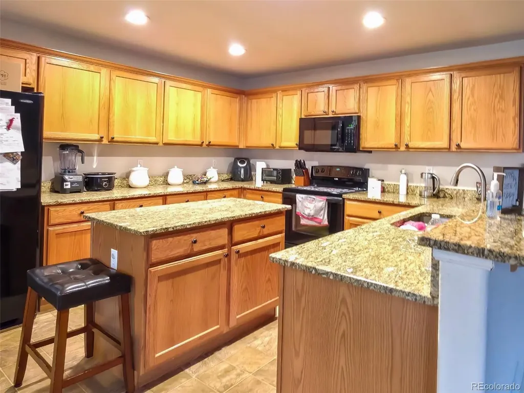 5560 Lewiston Street Denver CO 80239