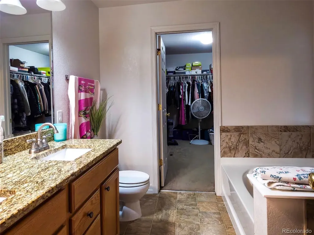5560 Lewiston Street Denver CO 80239