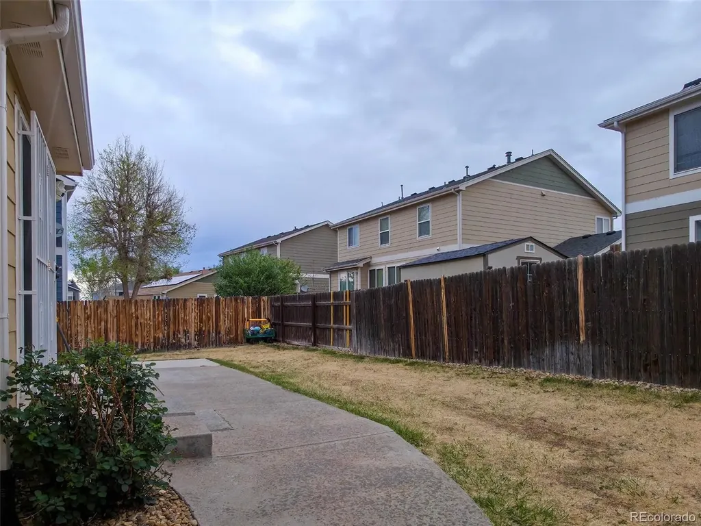 5560 Lewiston Street Denver CO 80239