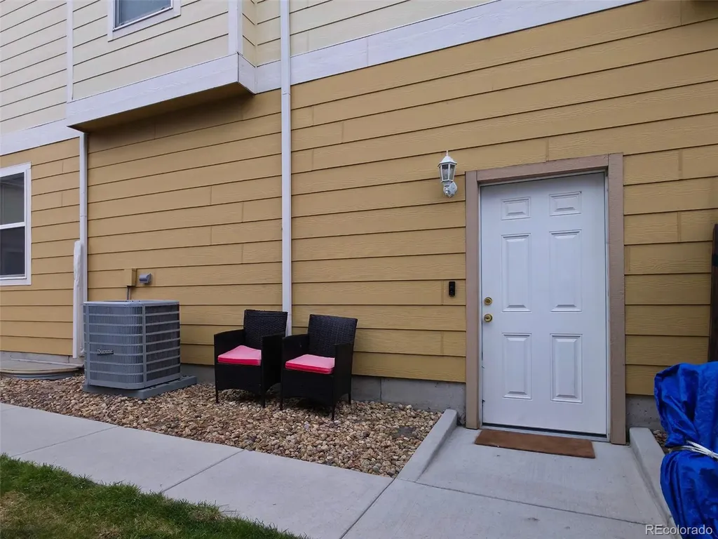 5560 Lewiston Street Denver CO 80239