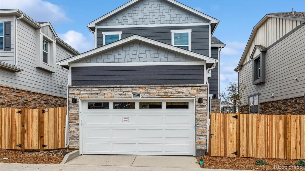 687 N Ukraine Street Aurora CO 80018