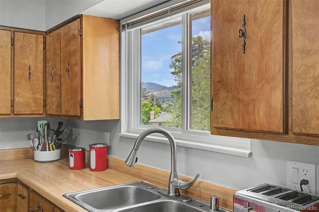 5660 Tuckerman Drive Colorado Springs CO 80918