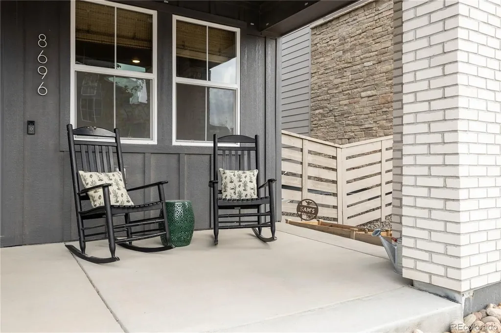 8696 Hotchkiss Street Littleton CO 80125