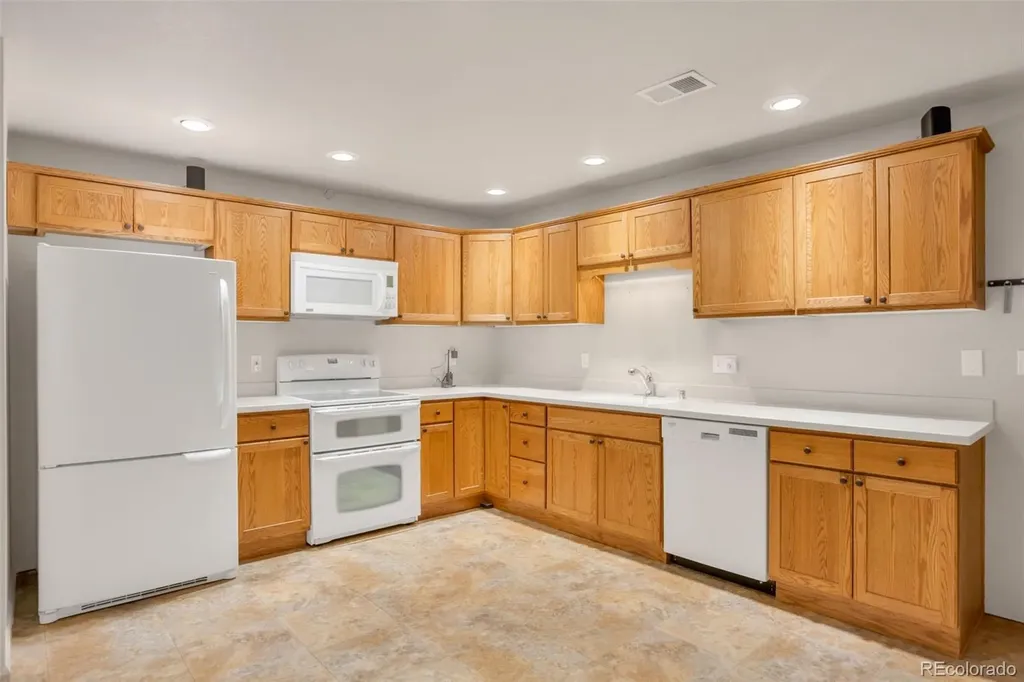 37700 Cessna Way Watkins CO 80137