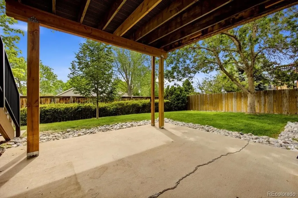 8976 Sanderling Way Littleton CO 80126