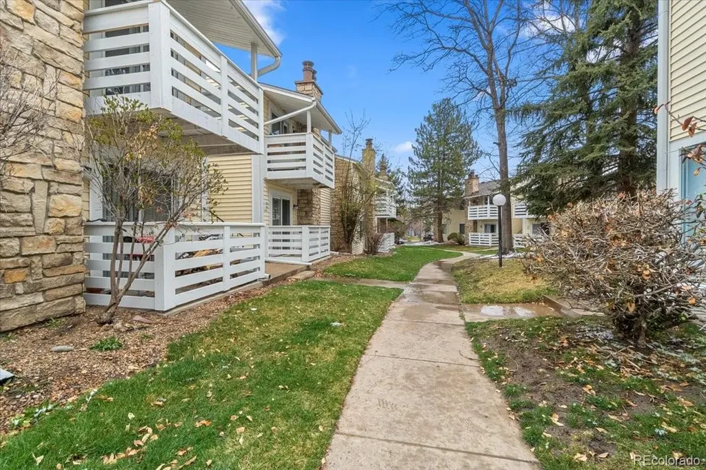 8555 Fairmount Drive Denver CO 80247