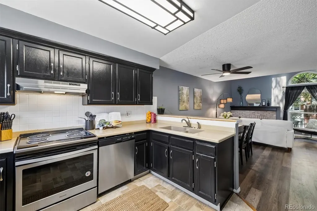 2913 W Long Circle Littleton CO 80120