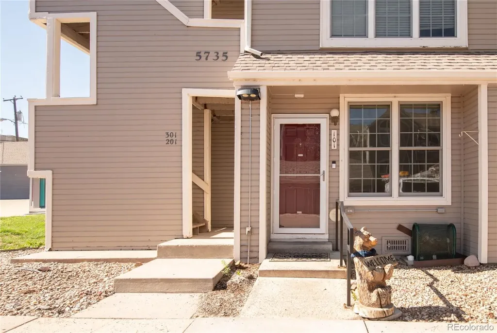 5735 W Atlantic Place Denver CO 80227