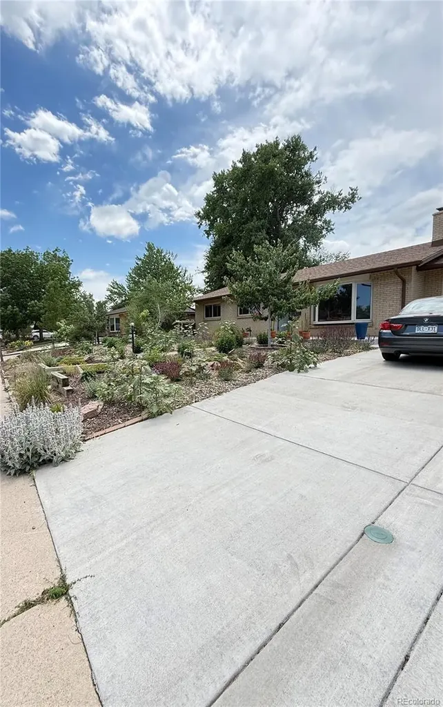 75 S Cody Court Lakewood CO 80226