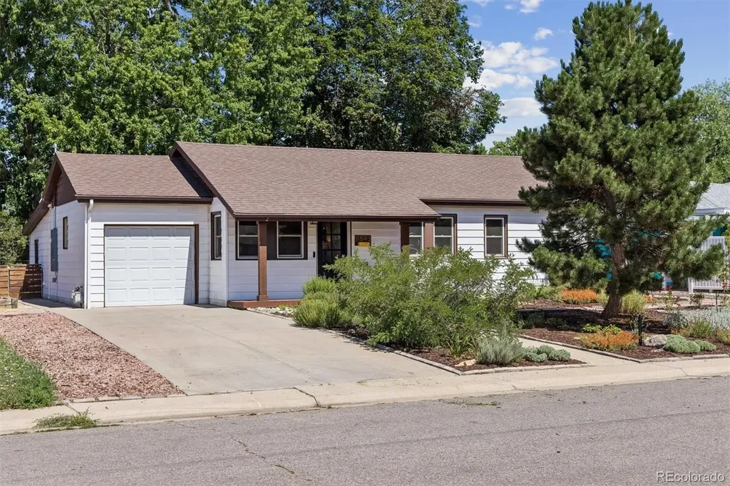1543 S Osceola Way Denver CO 80219