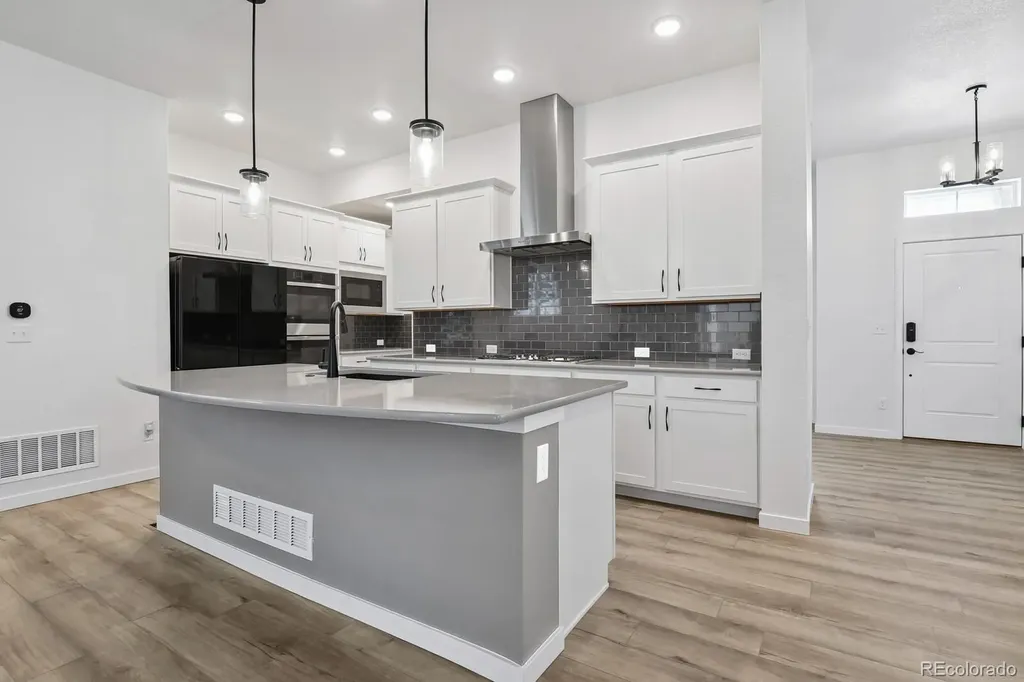 8996 Wolf Valley Drive Colorado Springs CO 80924