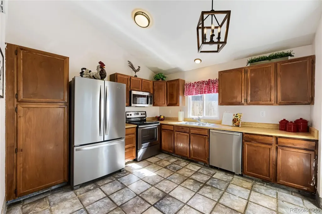 9876 W Friend Place Littleton CO 80128