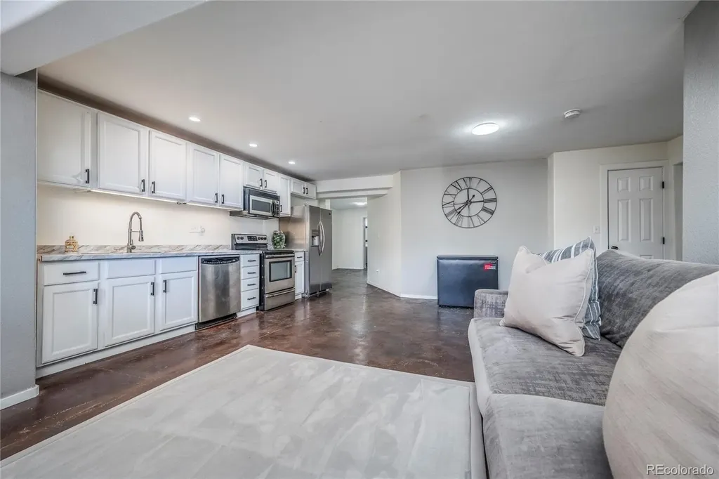 955 Independence Street Lakewood CO 80215