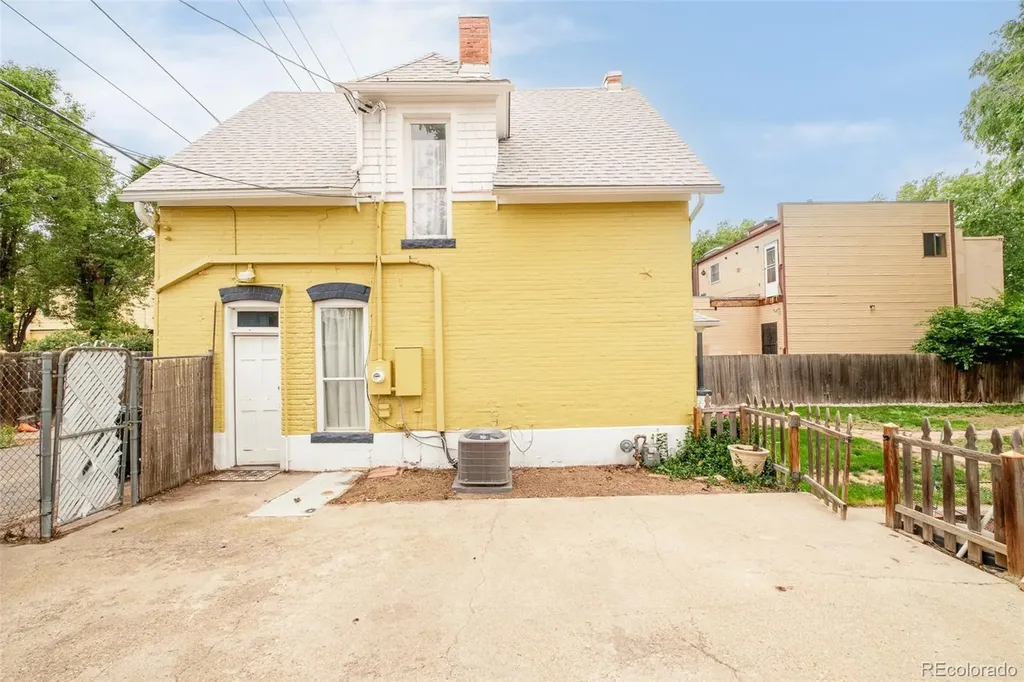 2934 Champa Street Denver CO 80205
