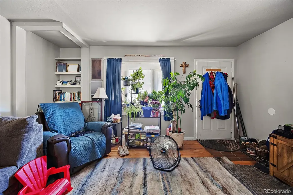 124 W Cheyenne Road Colorado Springs CO 80906