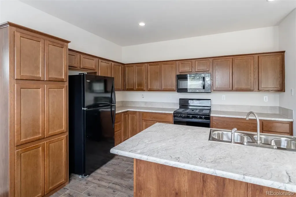 2394 N Emporia Street Aurora CO 80010