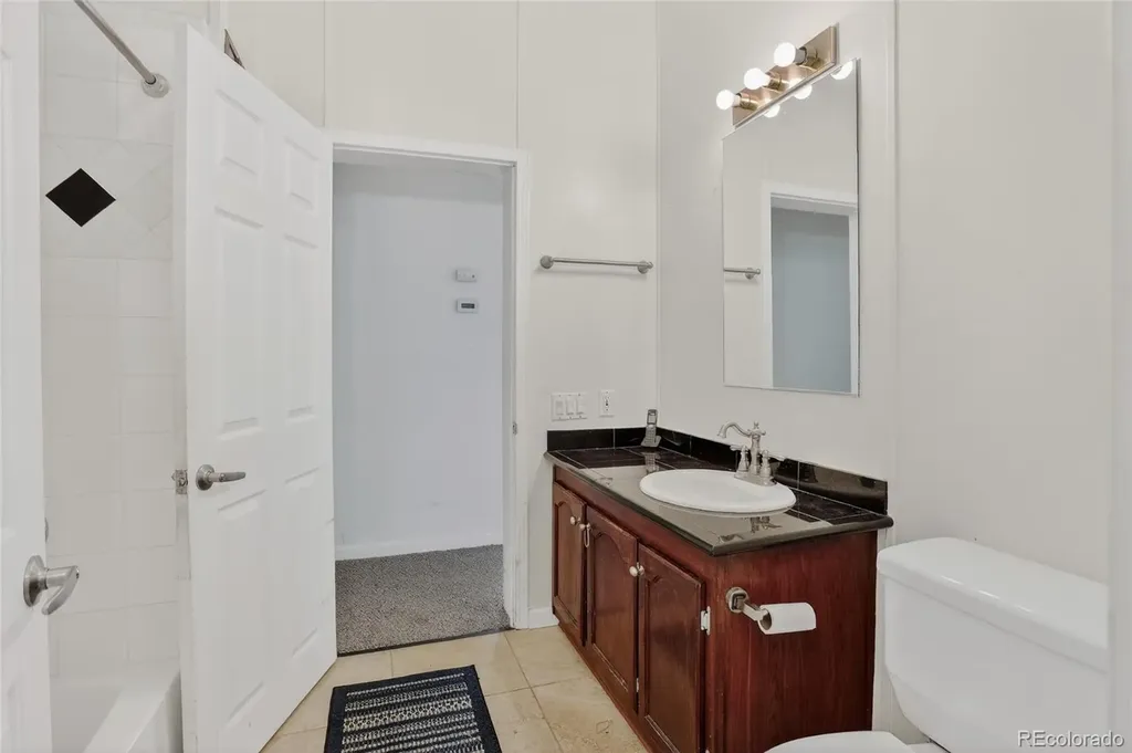 5853 S Quemoy Centennial CO 80015