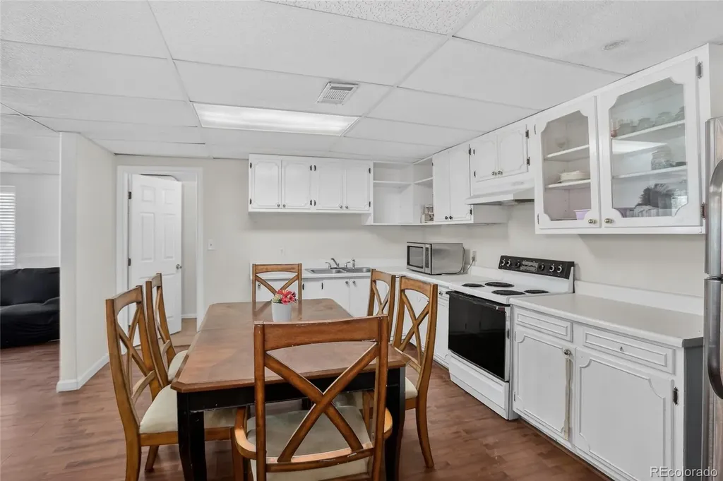 5853 S Quemoy Centennial CO 80015