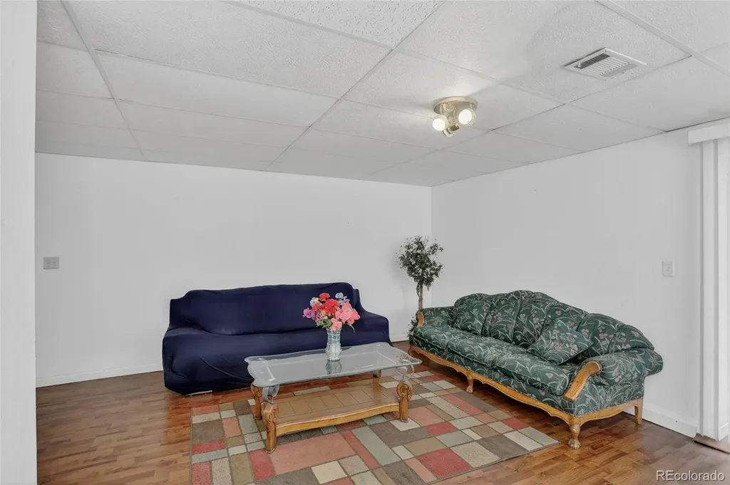 5853 S Quemoy Centennial CO 80015