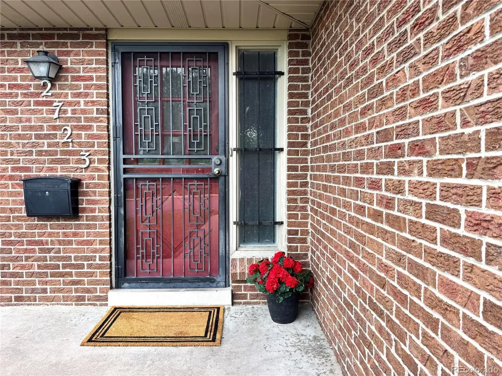 2723 S Fenton Street Denver CO 80227