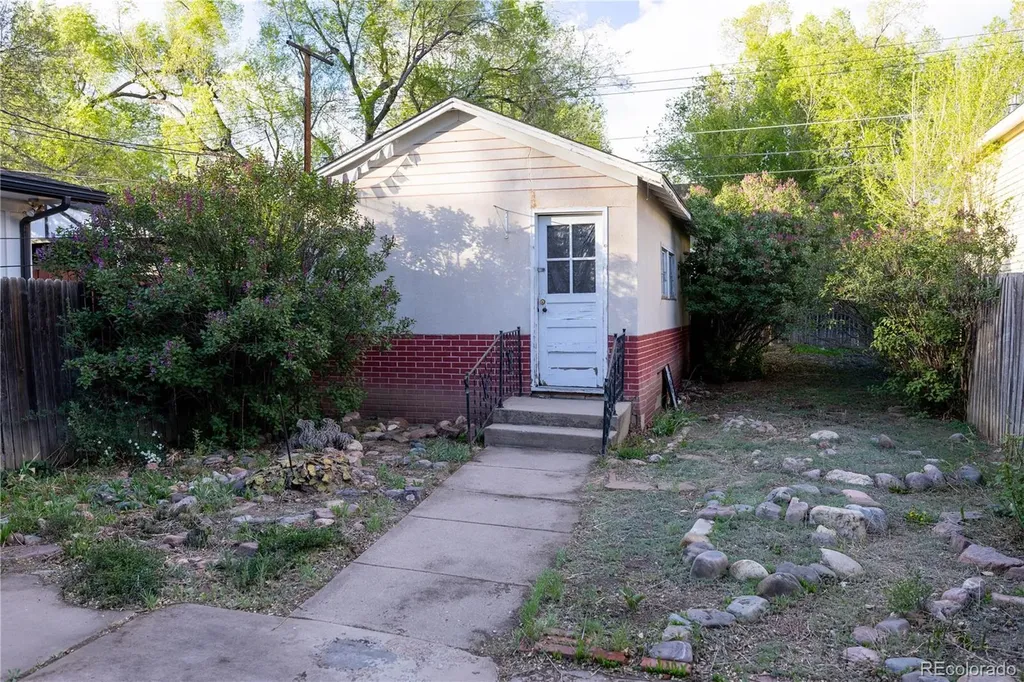 2904 W Platte Avenue Colorado Springs CO 80904