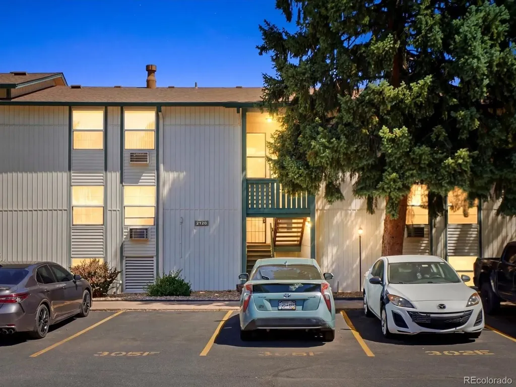 2120 S Vaughn Way Aurora CO 80014