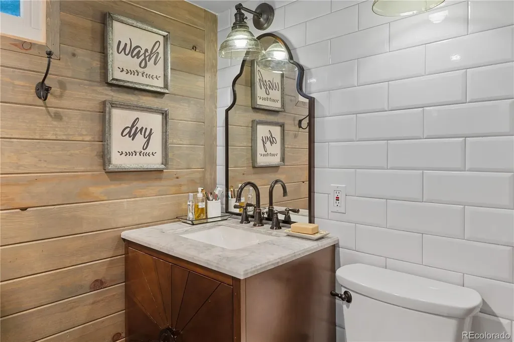 544 W Easter Avenue Littleton CO 80120