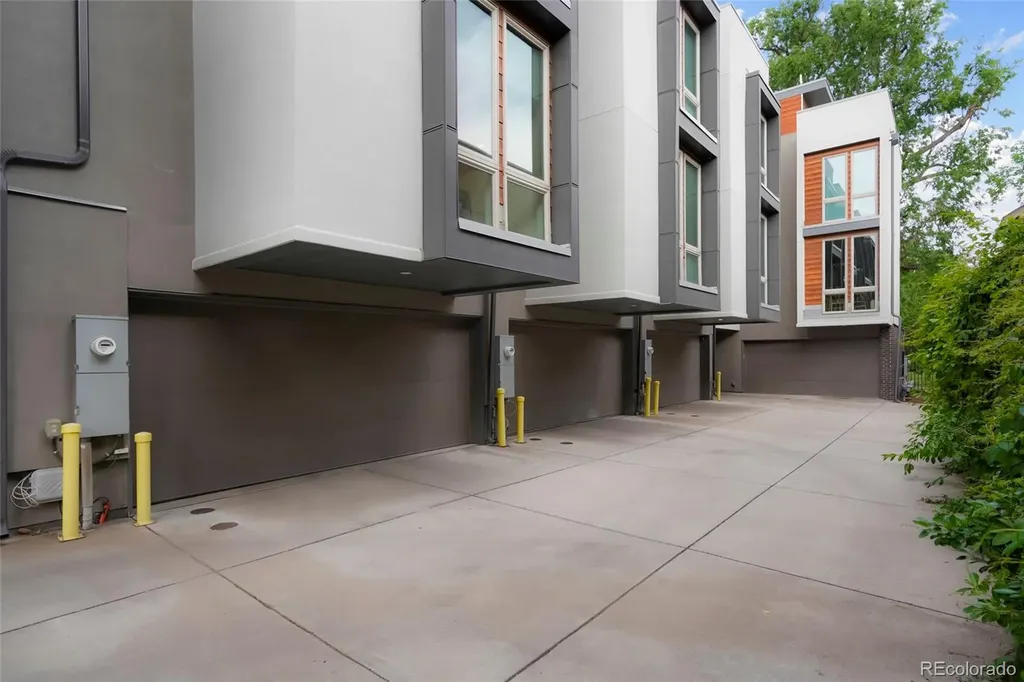 879 Delaware Street Denver CO 80204