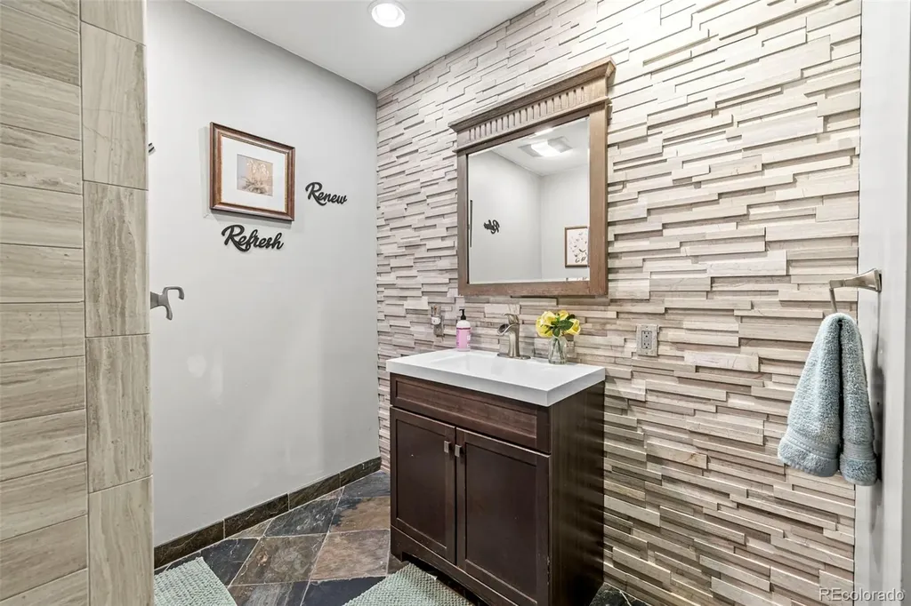 6902 S Lamar Street Littleton CO 80128