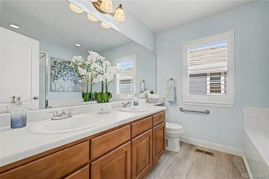 10531 Laurelglen Circle Highlands Ranch CO 80130