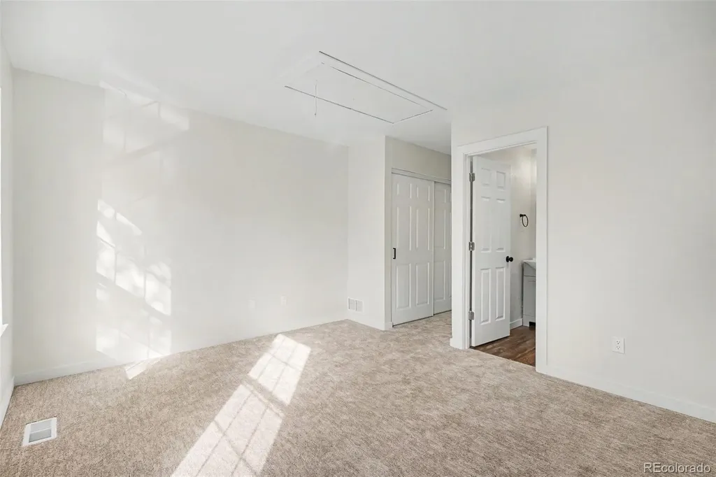 2537 E Nichols Circle Centennial CO 80122