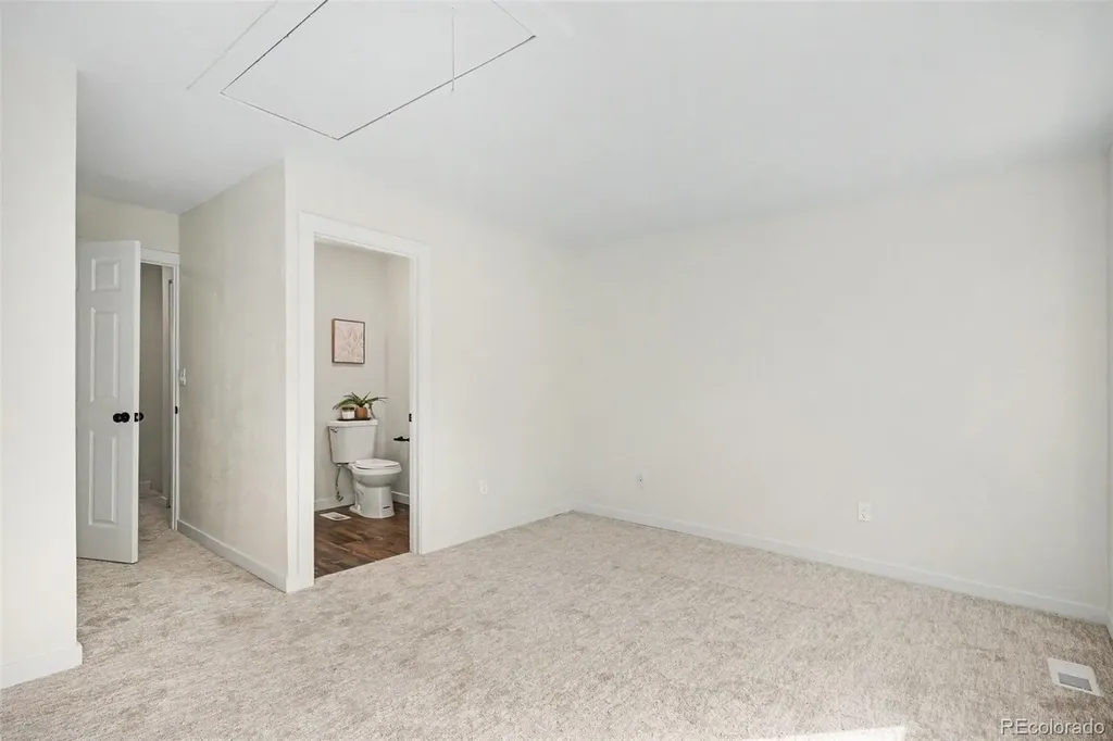 2537 E Nichols Circle Centennial CO 80122
