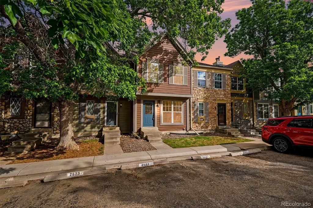 2537 E Nichols Circle Centennial CO 80122