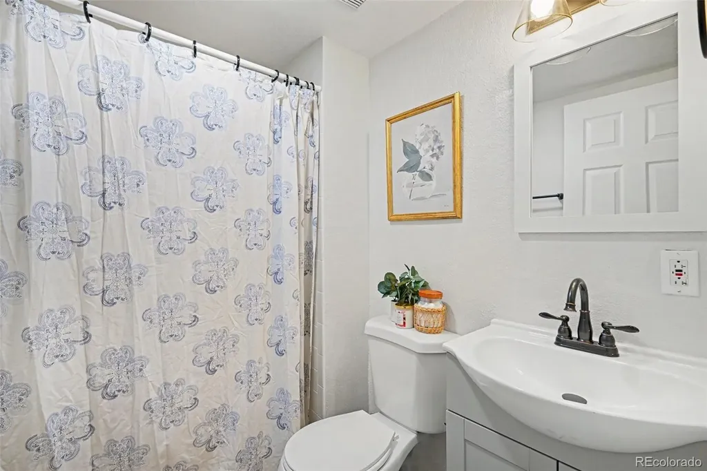 2537 E Nichols Circle Centennial CO 80122