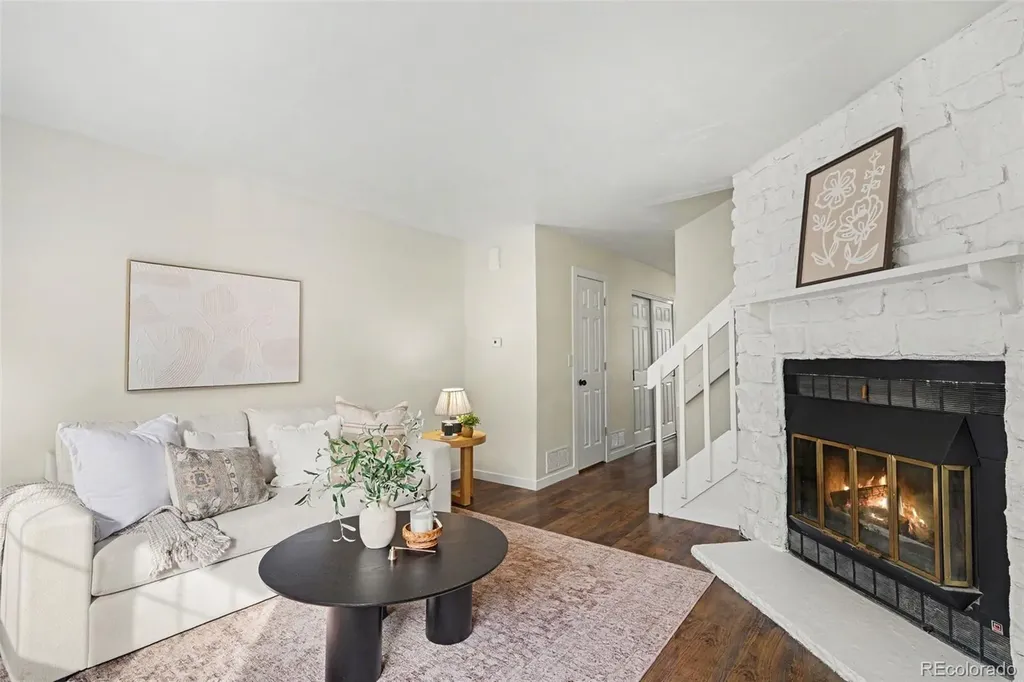 2537 E Nichols Circle Centennial CO 80122