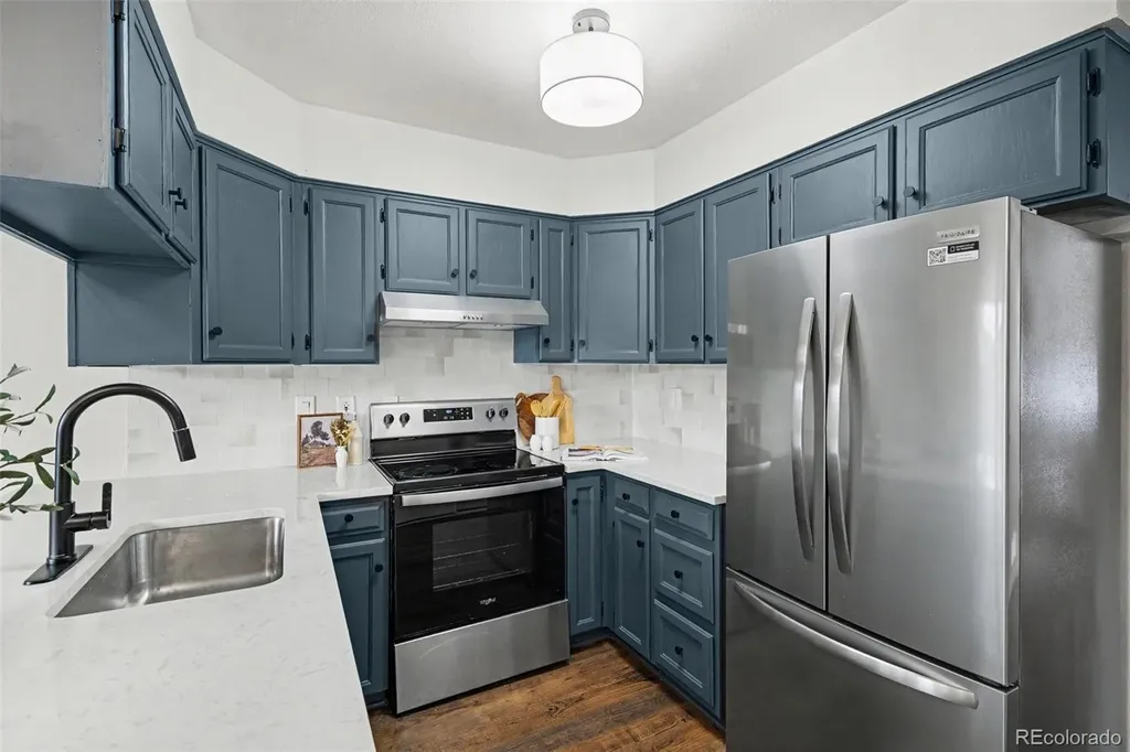 2537 E Nichols Circle Centennial CO 80122