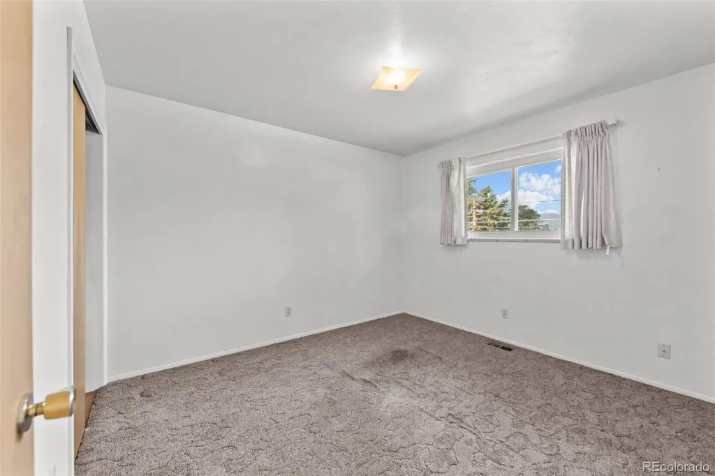 108 Ithaca Street Colorado Springs CO 80911